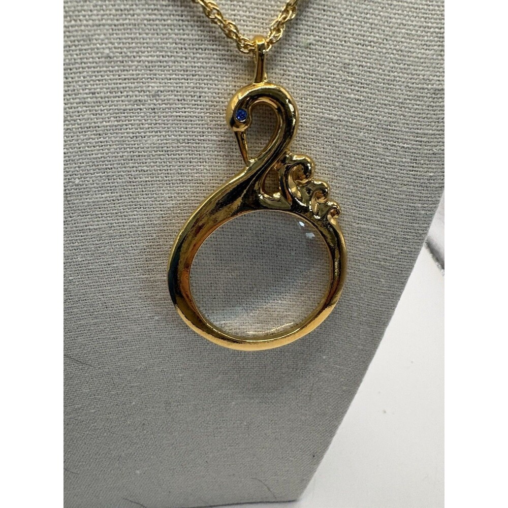 Avon Gold Tone Blue Eye Swan Bird Magnifying Glass 32" Necklace Jewelry Vintage - Picture 3 of 6